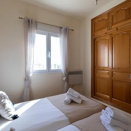 Diana Willa Benitachell