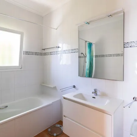 Willa Diana Benitachell